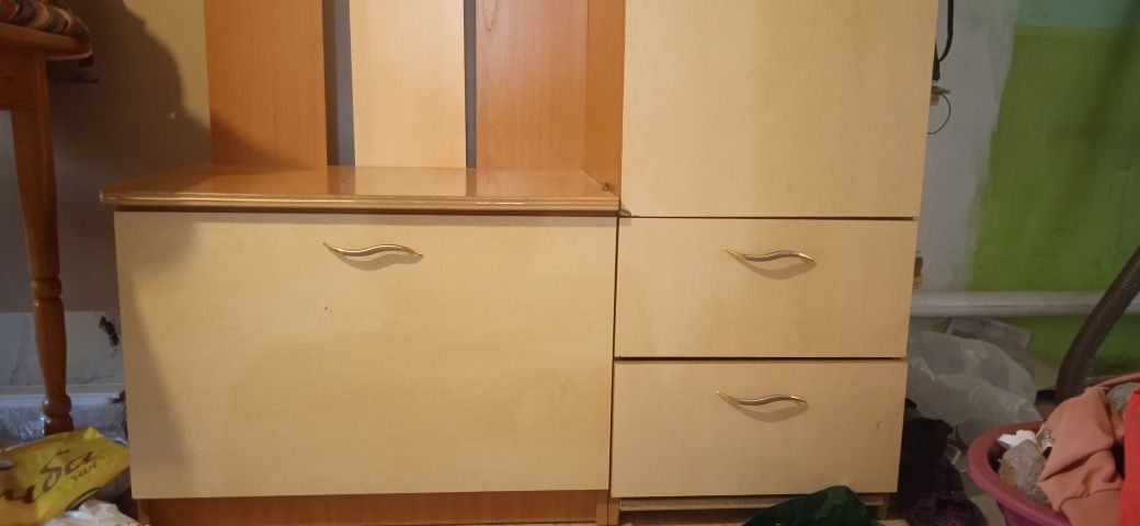 Продам прихожую недорого