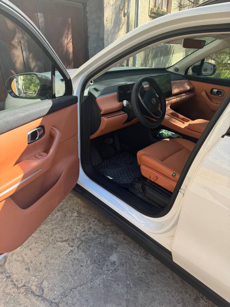 Leapmotor c16 srochna sotiladi