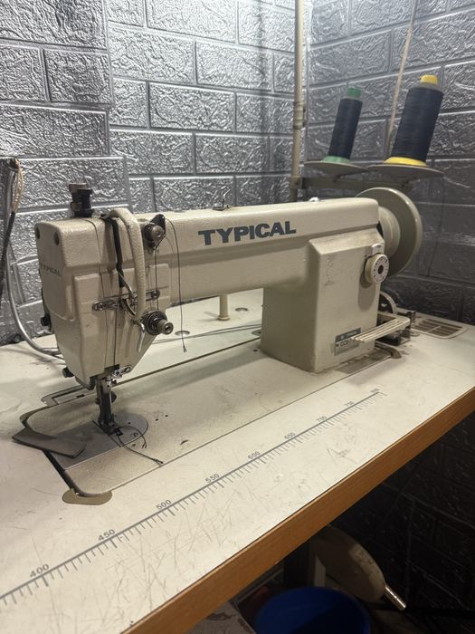 Продам швейную машинку