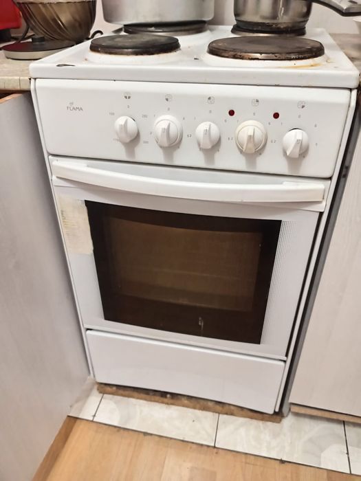 Продам электрическую плиту
