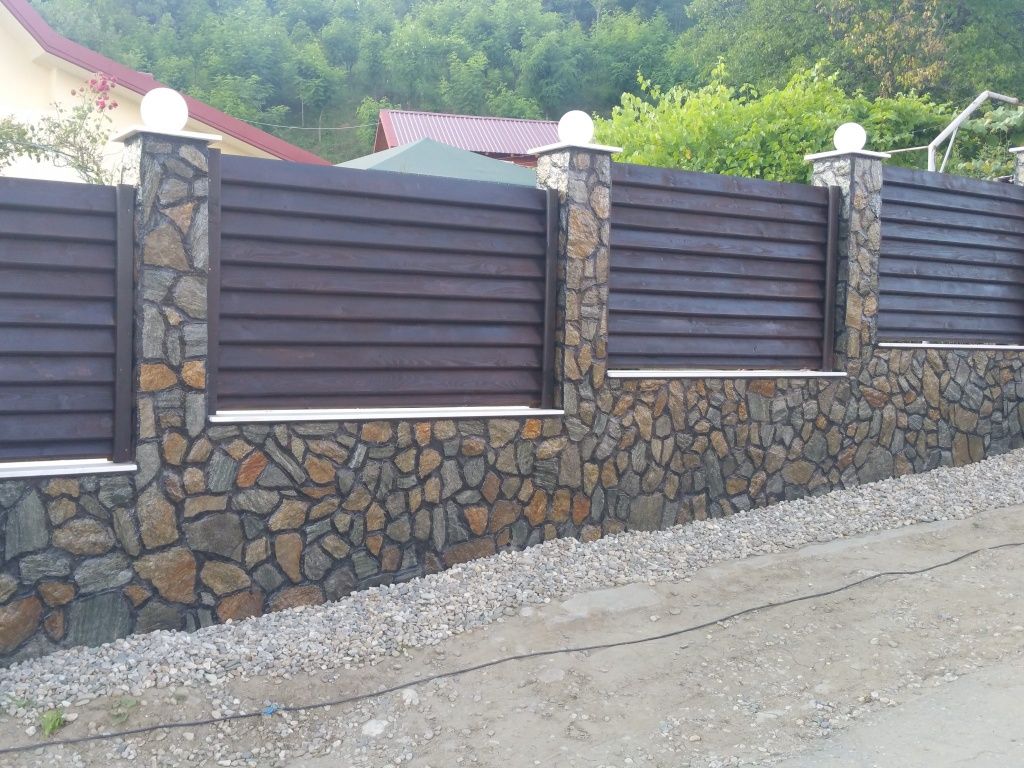 Constructii garduri din panouri stil jaluzele,sipca,tabla,plasa,BCA