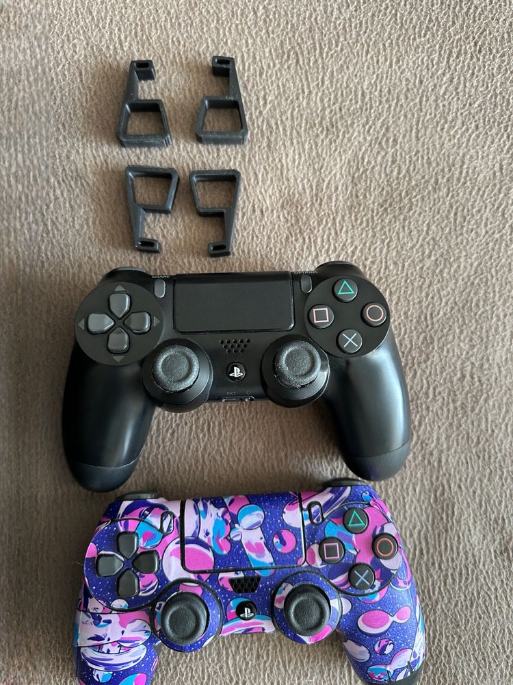 PS4 Pro 1TB + 2 джойстика + FIFA 23 + всички кабели – готов за игра!