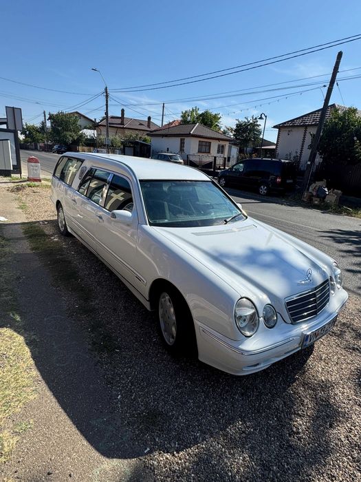 Masina funerara mercedes