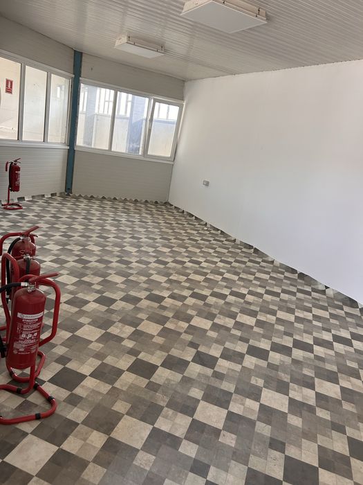 Hala 220mp birou 20mp de inchiriat in Pantelimon Toate Utilitatile