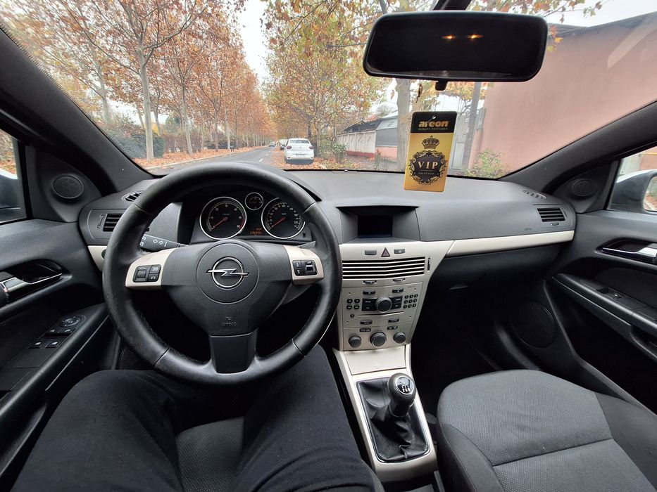 Vând Opel Astra GTC 2008