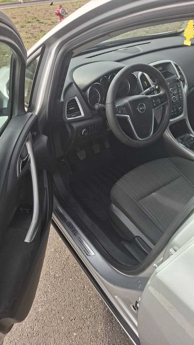 Opel Astra J Sports Tourer