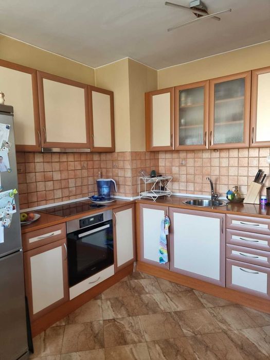 Дава се под наем Тристаен апартамент в София, Зона Б-18 - 101 кв.м за 950 € - Снимка #1