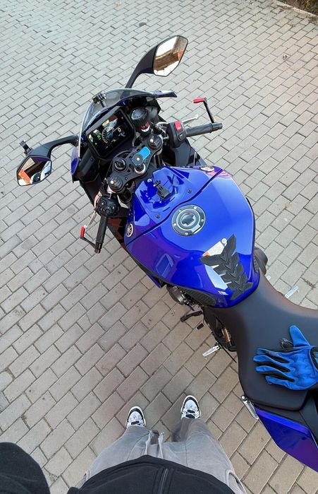 Motocicletă Yamaha R9