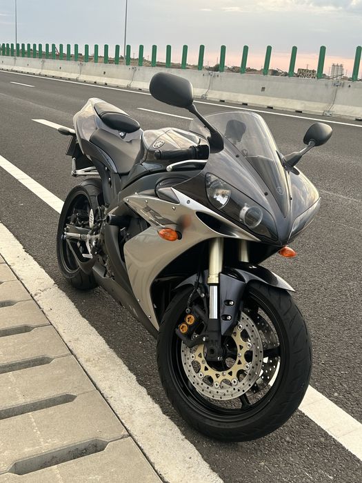Vand Yamaha R1 impecabila