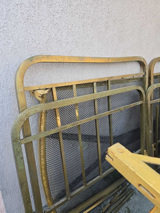 Vând pat antic alama