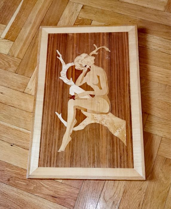 Антикварна дървена картина изработена с техниката интарзия -гола жена