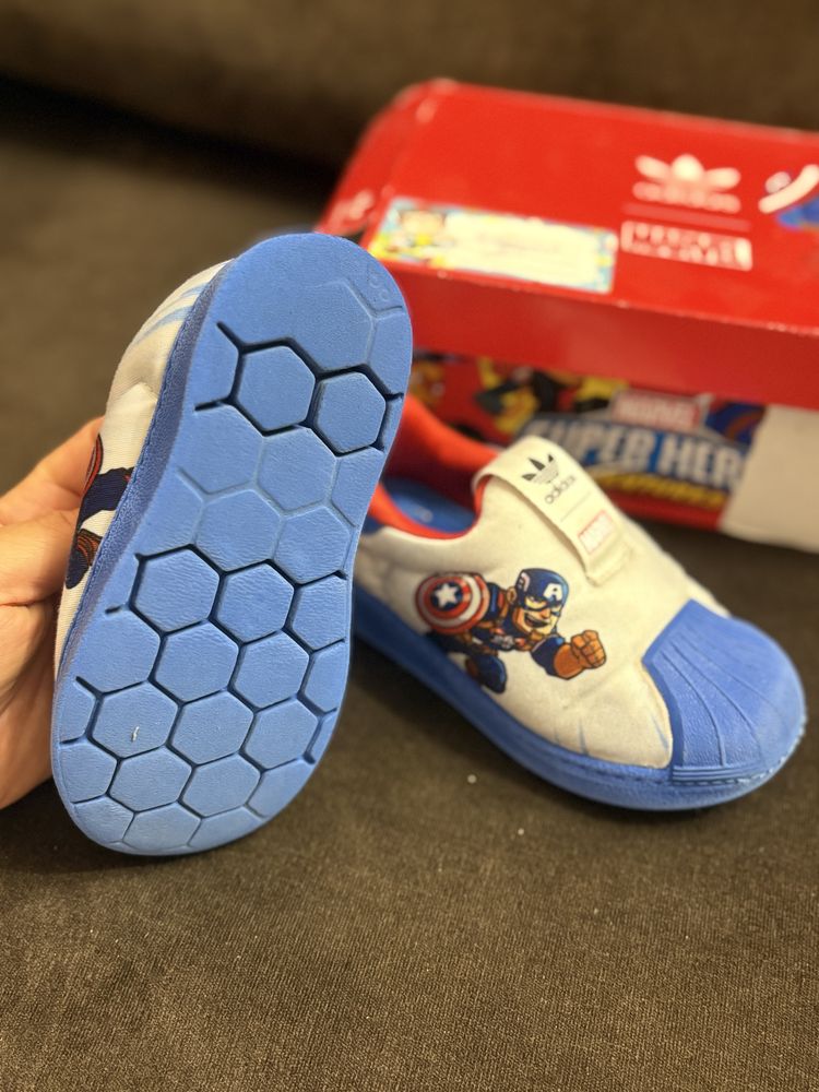 Детски маратонки Adidas marvel капитан Америка