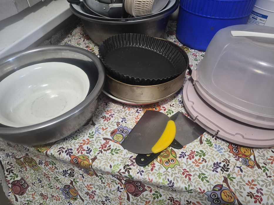 Посуда , утварь для столовой