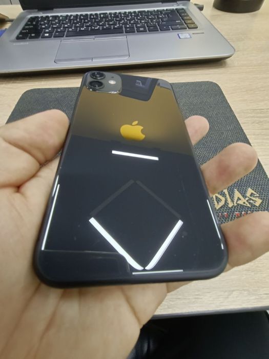 iPhone 11 black 128gb