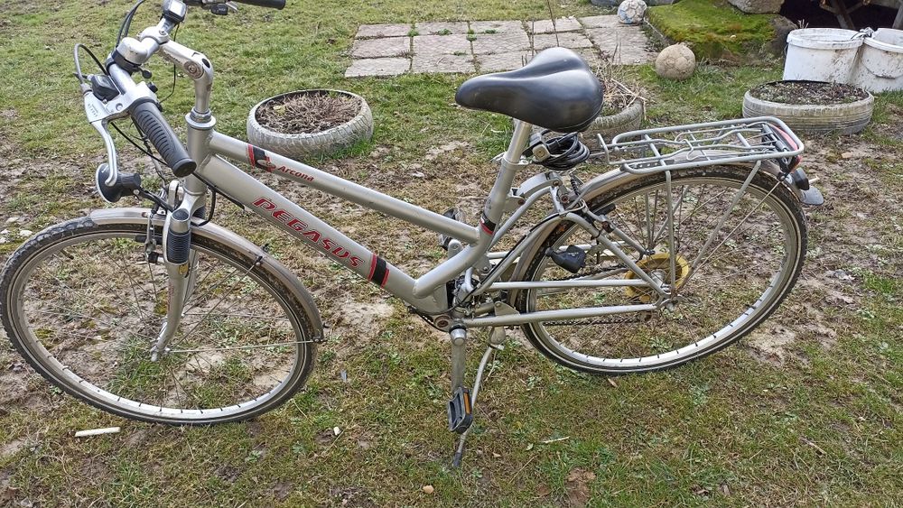 Vând bicicleta  cu 21 de viteze.