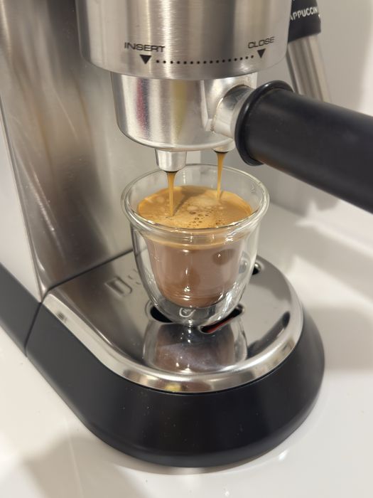Espressor De’Longhi Dedica Style EC 685 w