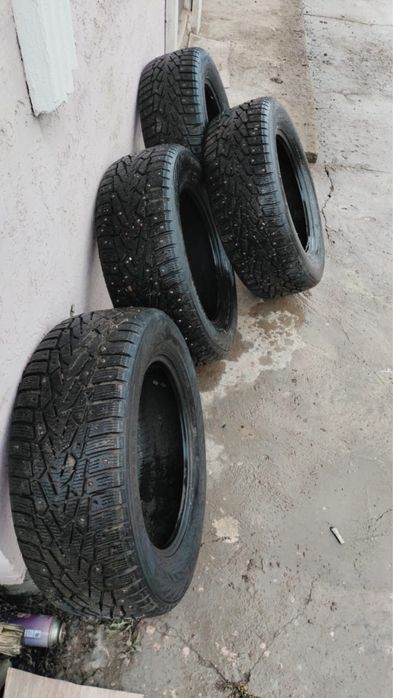 Продаю зимние шины