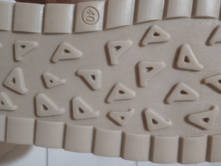 Продаются женские дутики. Производство Турция