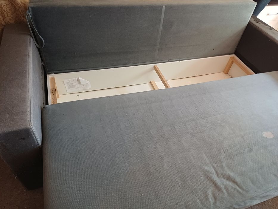Canapea extensibila cu lada depozitare