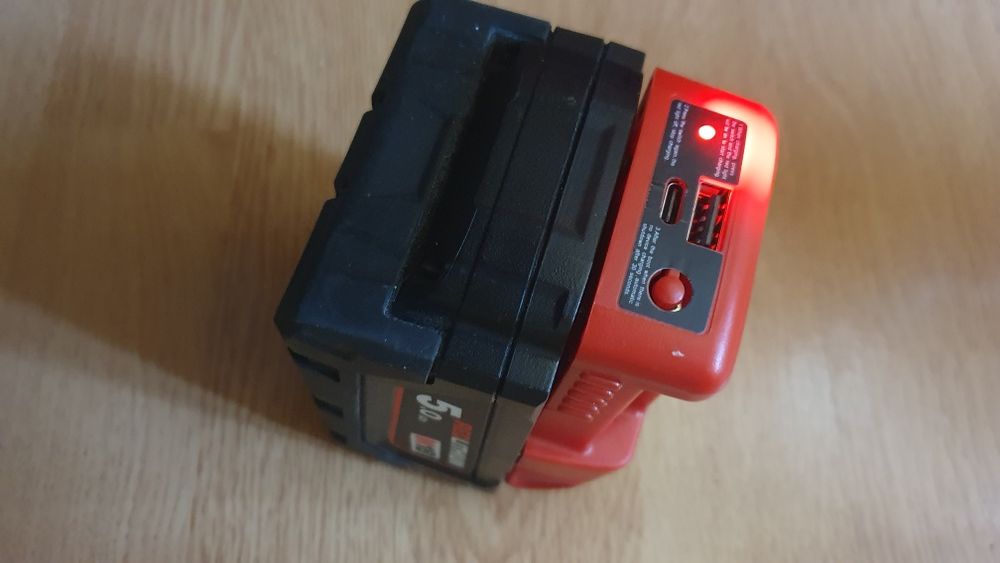 Baterie Milwaukee 5.0 Amp. nouă + adaptor Usb.