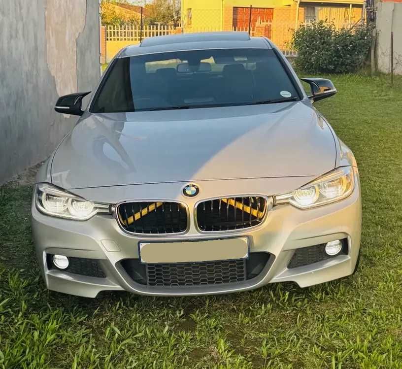Спортен M-стил за BMW – Цветни тръби под решетката