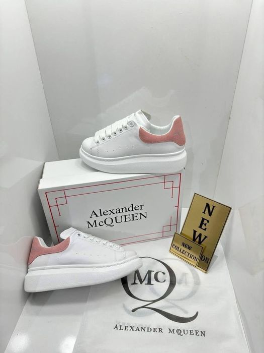 Adidași mc Queen