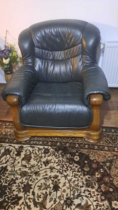 Canapea + 2 fotolii din piele naturală