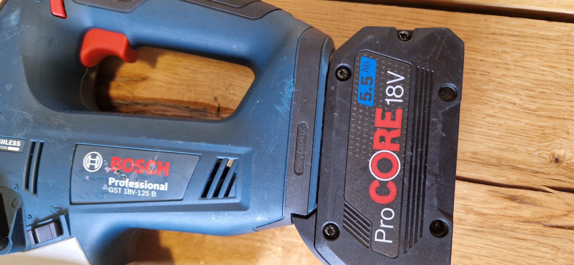 Bosch ferestrău pendular pe acumulator