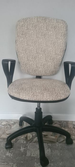 Продам кресло офисное