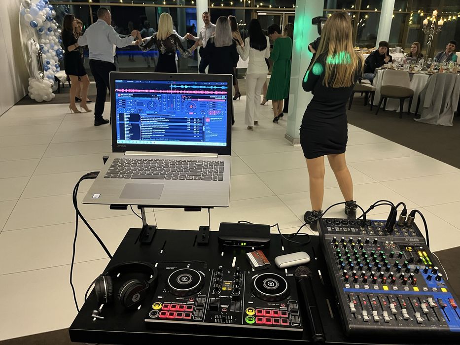 DJ Profesionist pentru pentru Nunti, Botezuri , Majorate , Aniversari