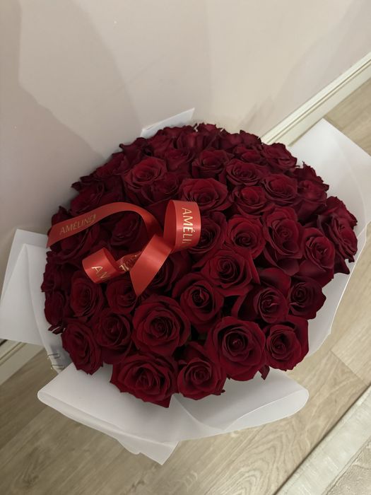 Цветы розы бордовые 51 шт