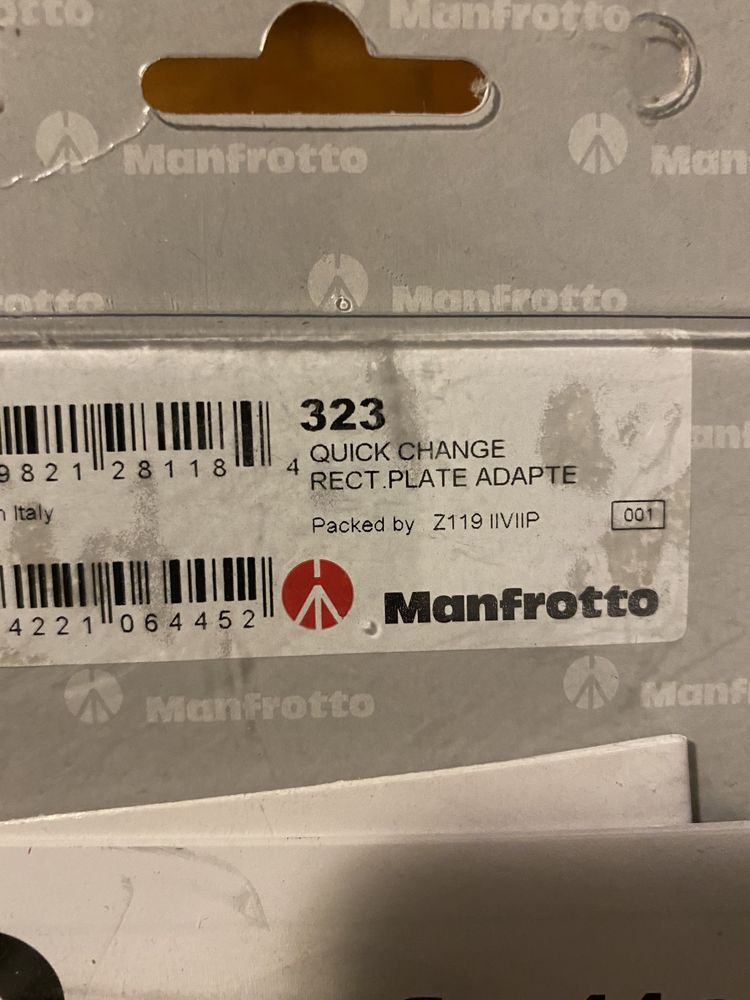 Manfrotto 323 adaptor cu placuta rapida
