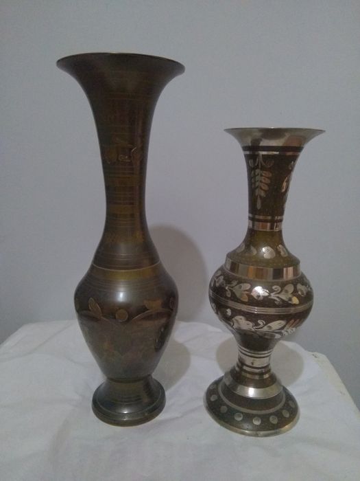 Продам две индийские вазы