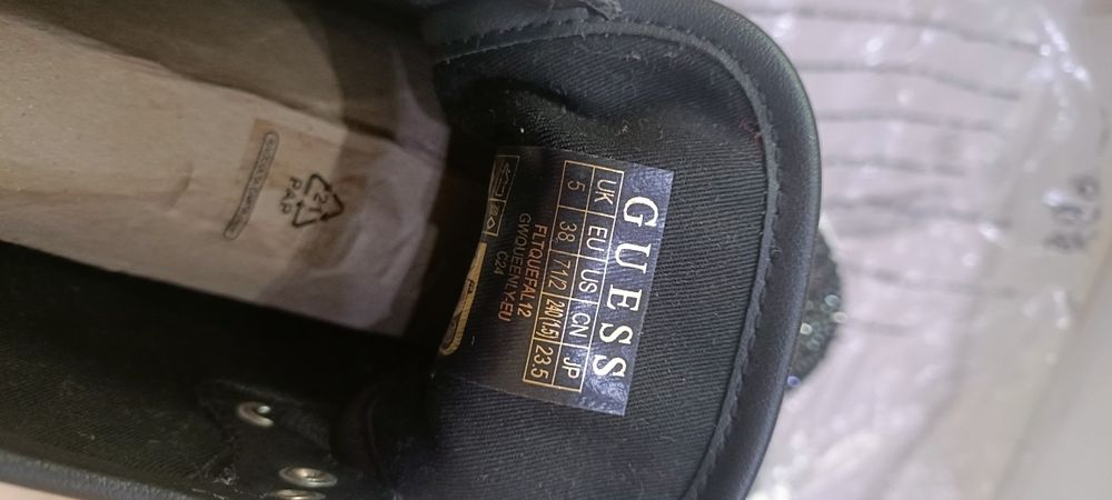 Дамски кецове Guess Нови 38 номер -119 лв