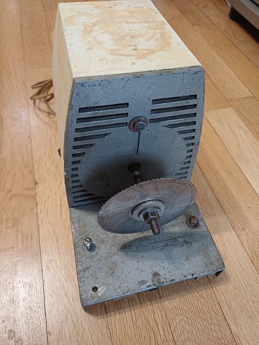 Настолен циркуляр