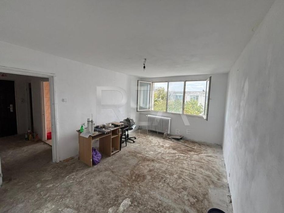 Apartament 4 camere decomandat