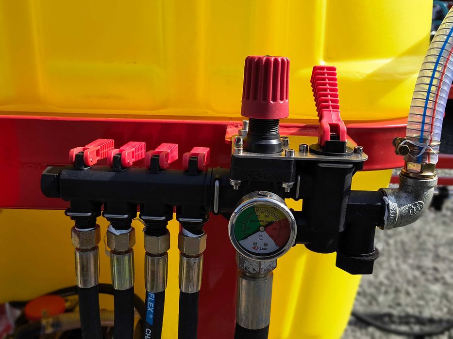Pompa de erbicidat 800 L diuze triple erbicidator KONIG nou Agramix