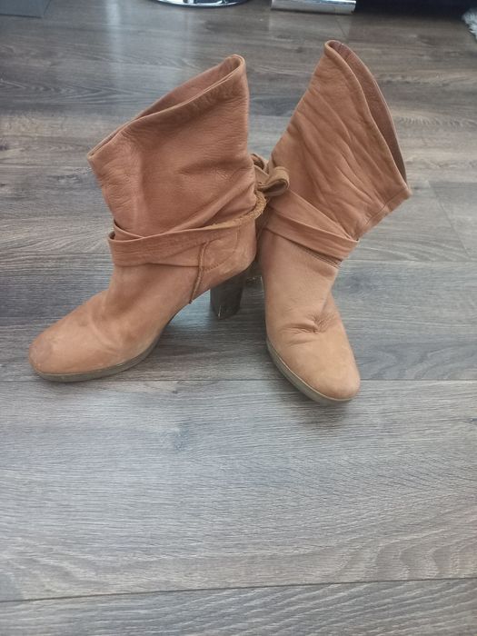 Ghete Bata, piele naturala, marimea 39