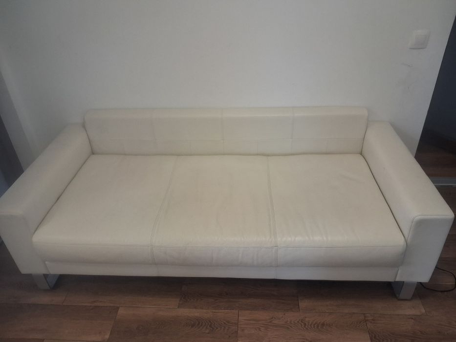 Vând canapea piele si coltar