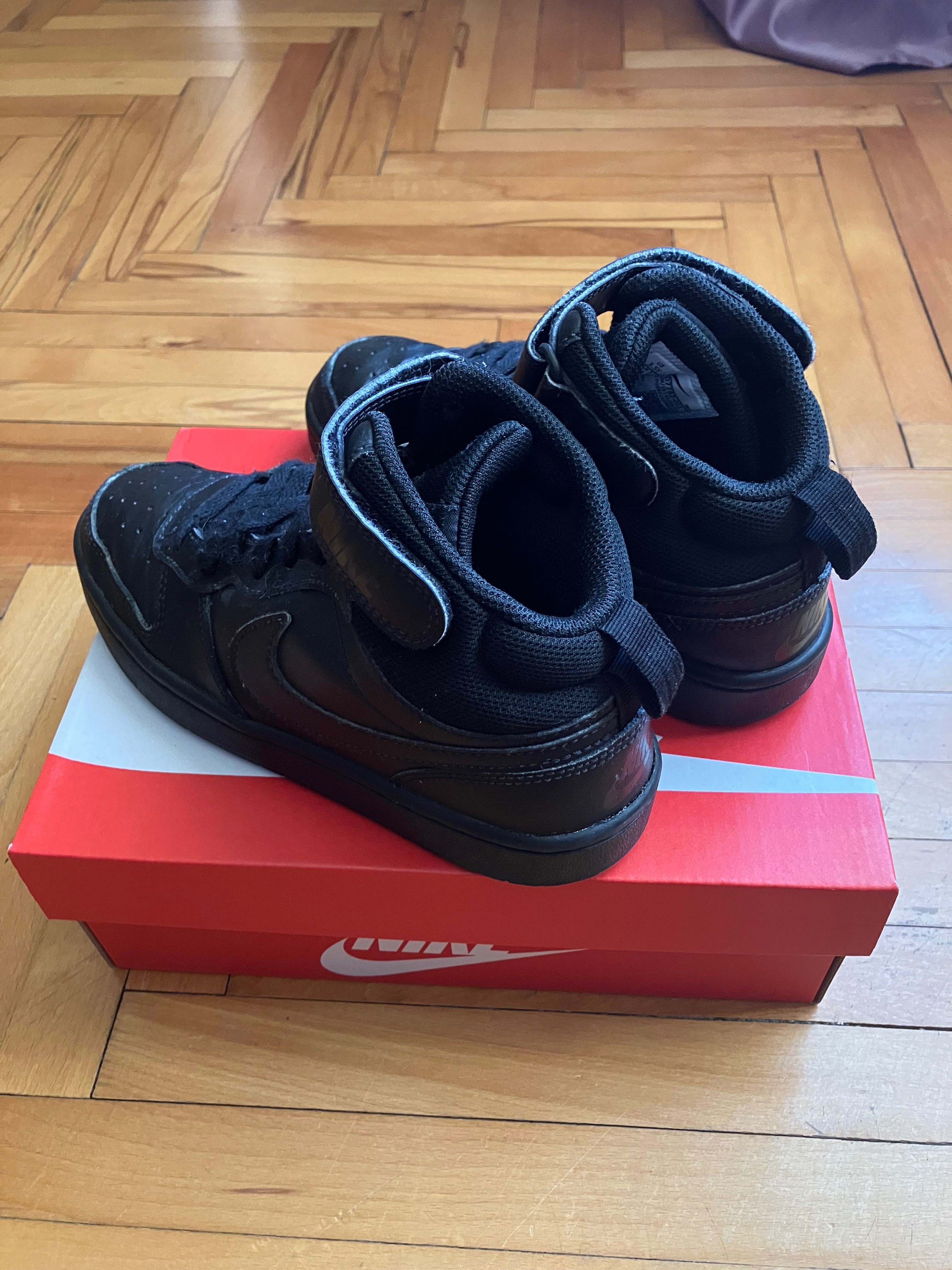 Обувки Nike номер 35.5 детски