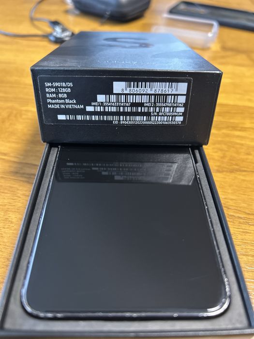 Vand Samsung Galaxy S22 + Ceas smart Galaxy Watch4