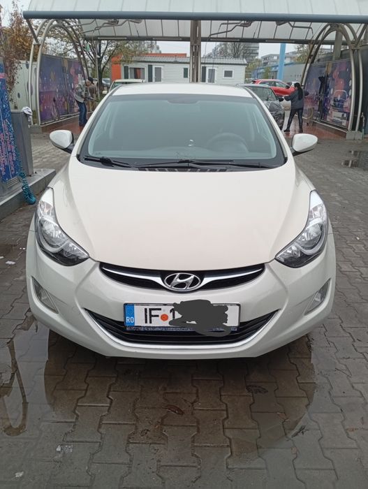 Hyundai Elantra 2012