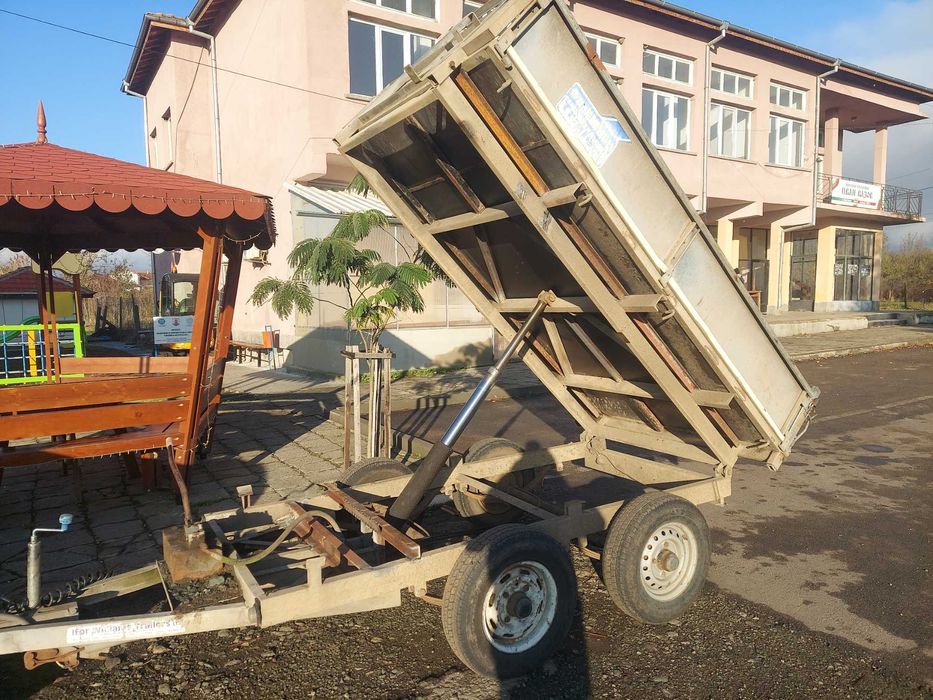 Самосвално ремарке 2.7t