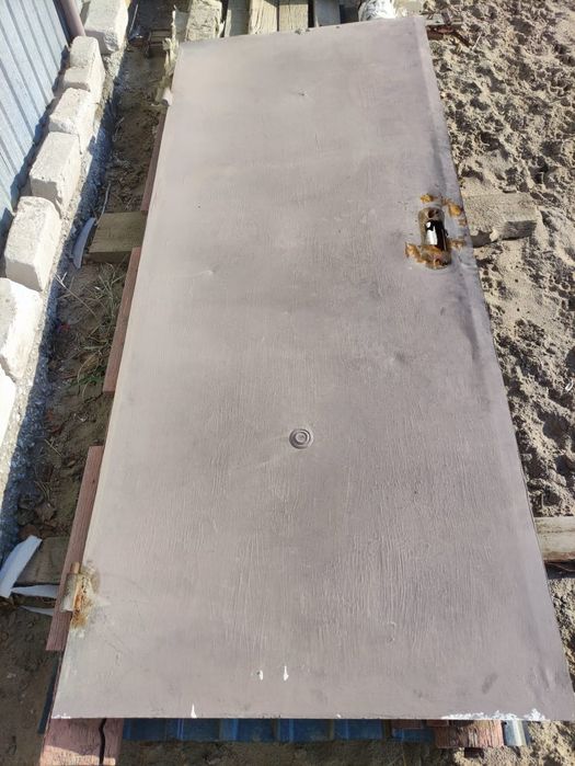 Продается железный дверь.
Б/у, высота - 1,96,