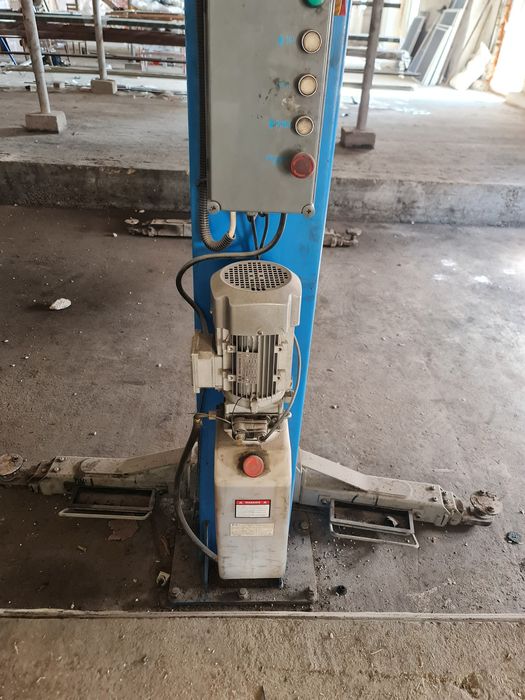 Elevator auto 2 coloane 4.5 tone