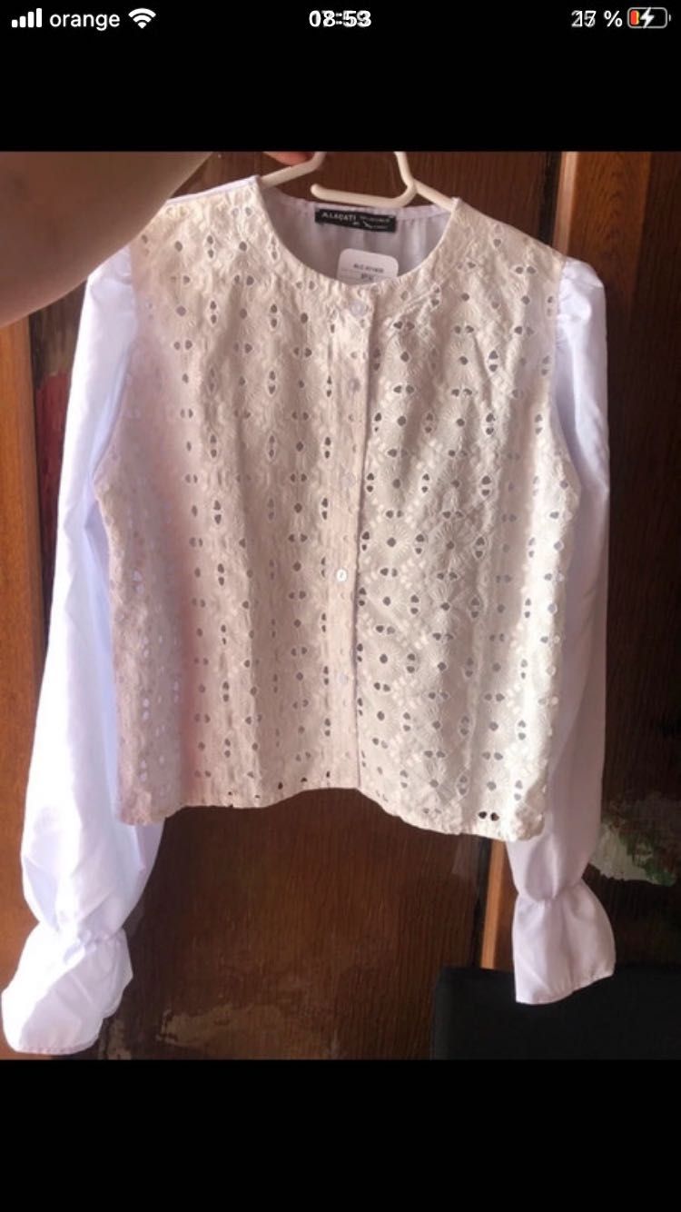 Cămașă albă cu broderie și mâneci clopot s noua