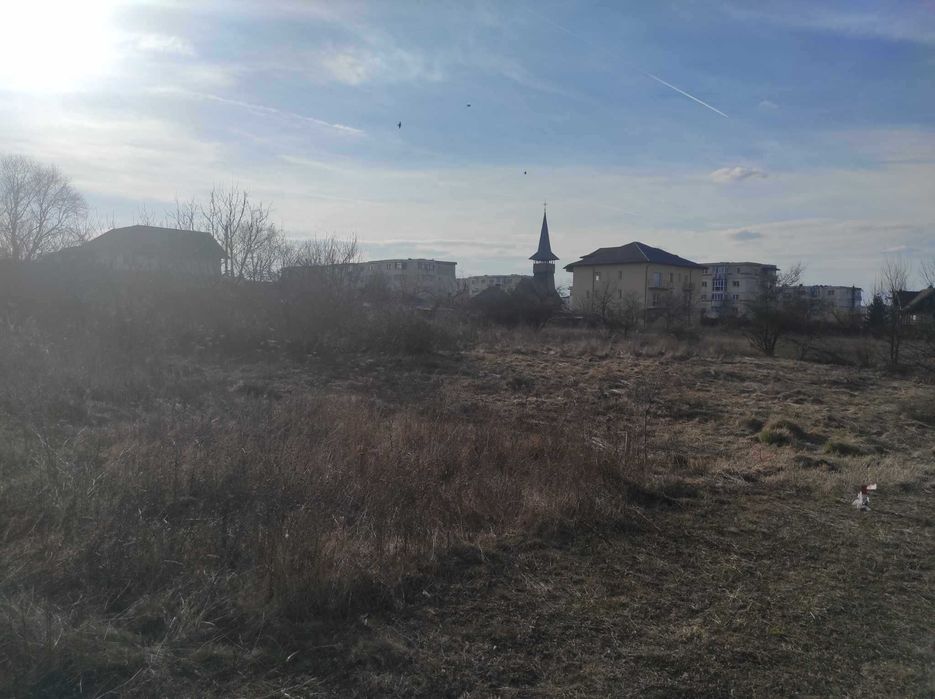 Vând teren intravilan