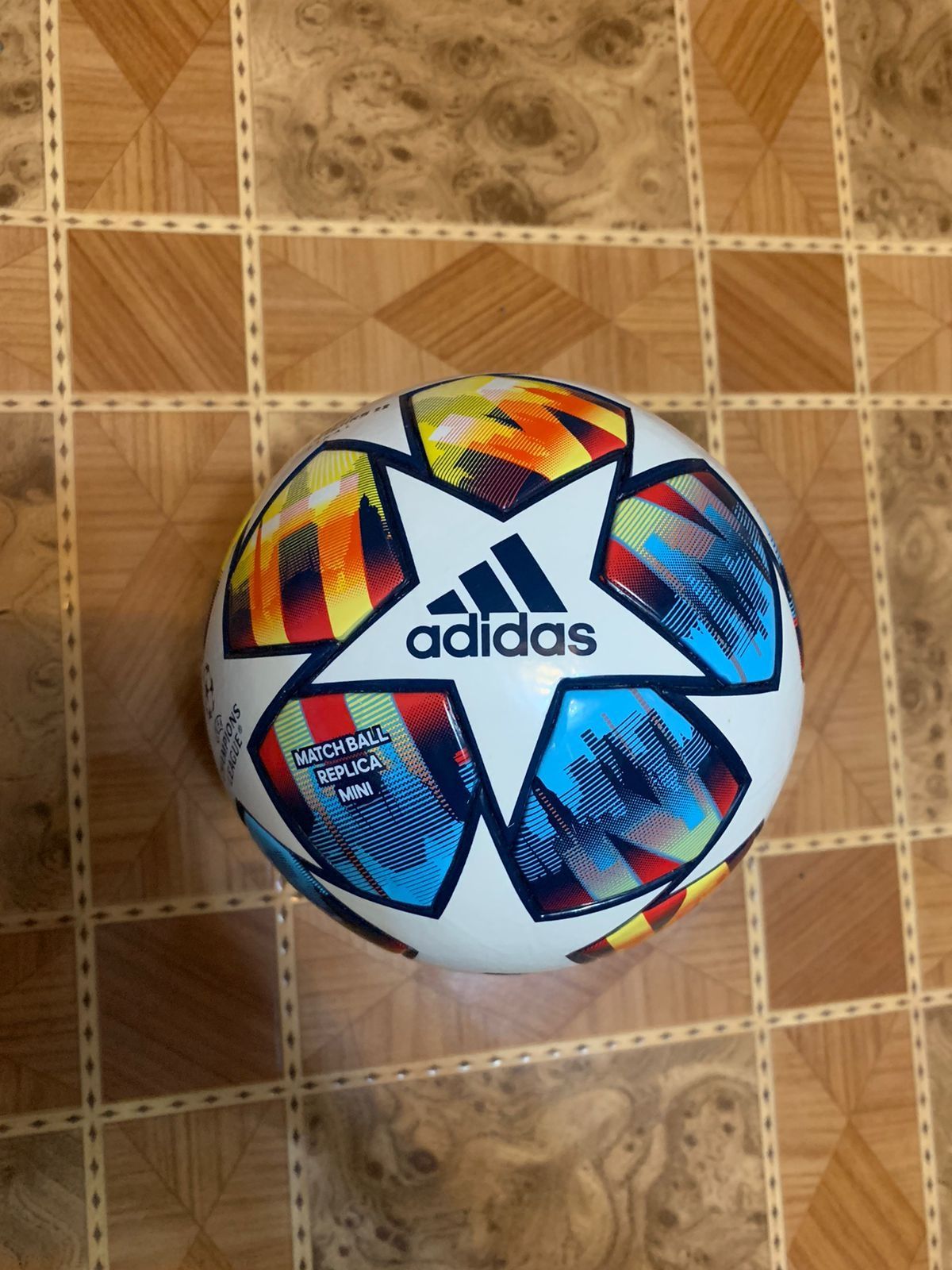 Мяч футбольный маленький