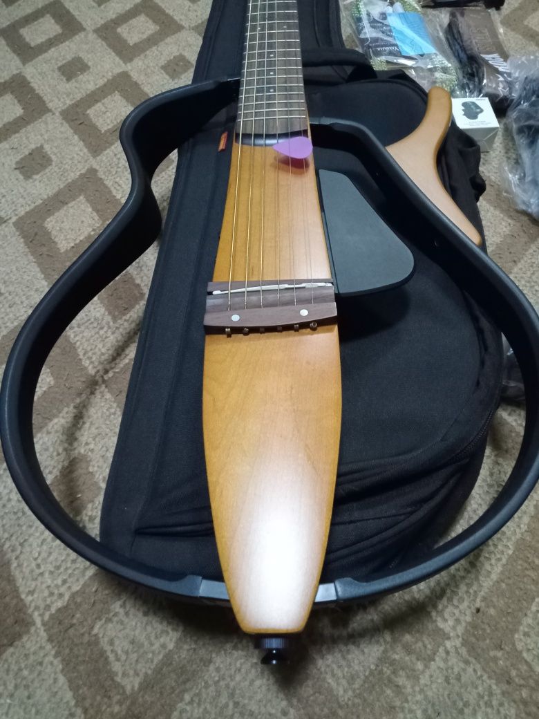 Yamaha SLG 110s gitara komlekt sotiladi ideal holatda