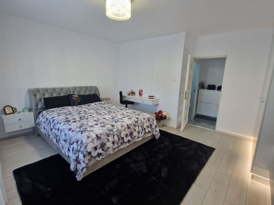 Închiriez garsoniera confort 1